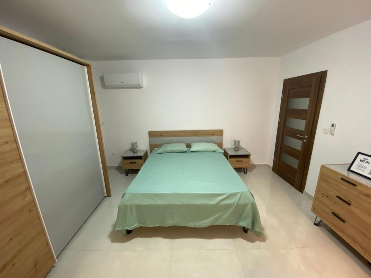 Modern, Spacious, 3 Bedroom Apartment Near Malta International Airport Luqa Ngoại thất bức ảnh