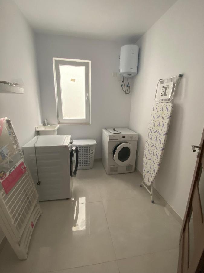 Modern, Spacious, 3 Bedroom Apartment Near Malta International Airport Luqa Ngoại thất bức ảnh